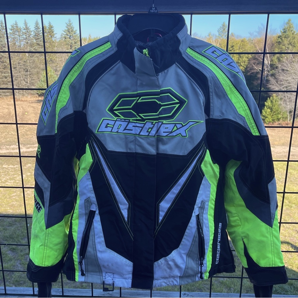 Women’s Castle Snowmobile Coat Medium